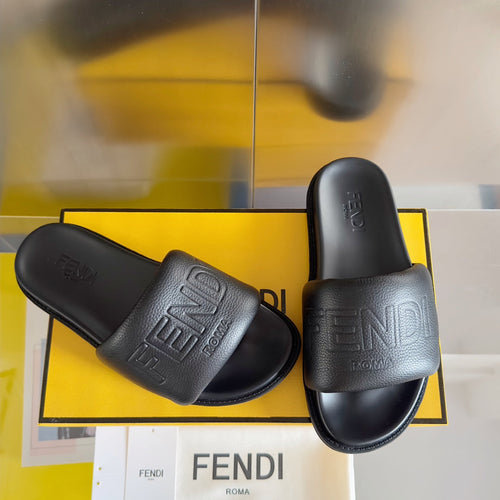 FENDI FENDI ROMA SLIDES IN BLACK  FUSSBETT LAMBSKIN