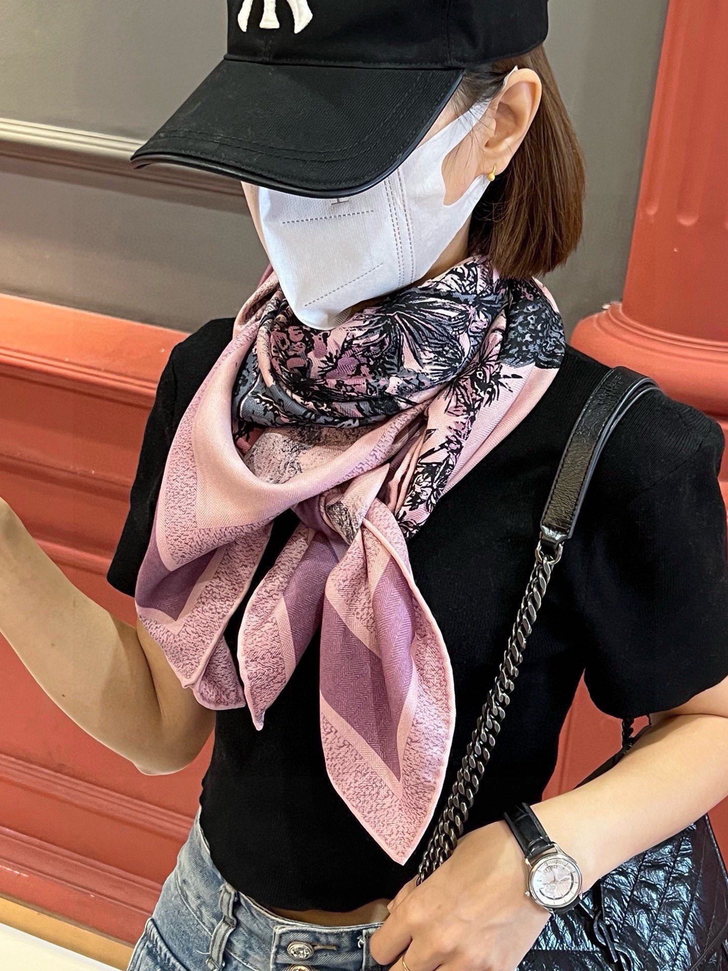 DIOR SQUARE SCARF 110 CM IN COLORFUL SILK VELEVET 389724