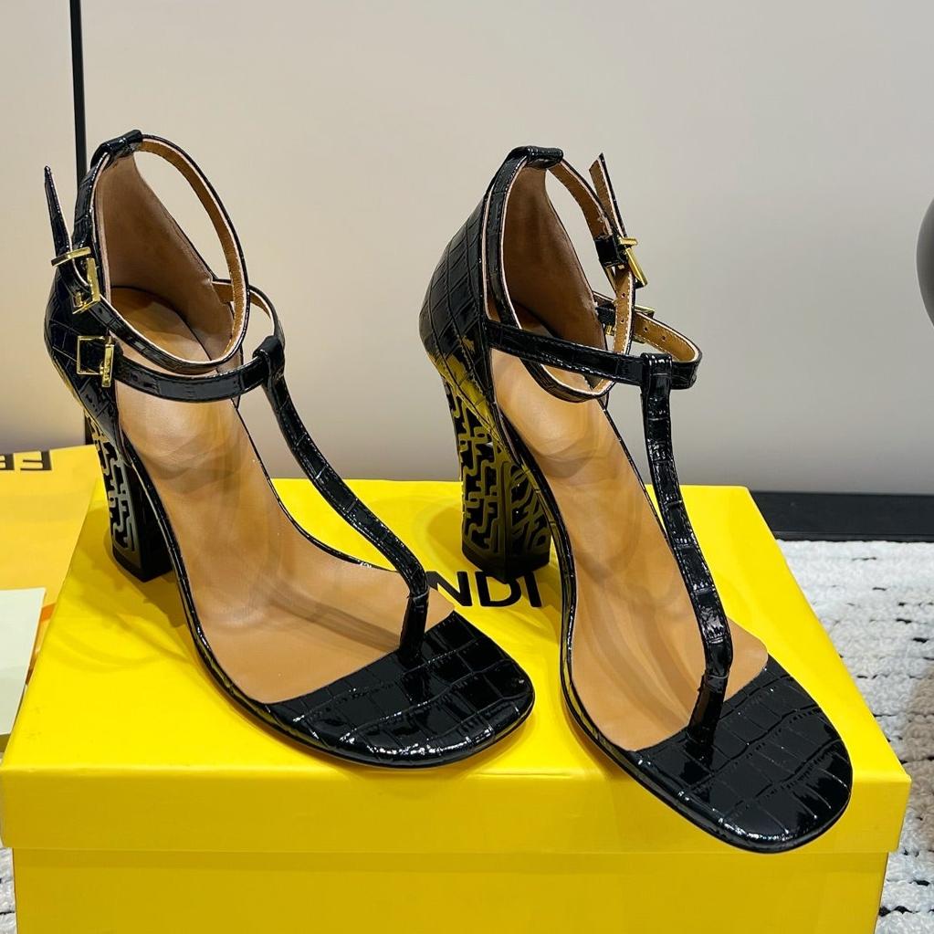 FENDI FENDI HIGH-HEELED 10 CM IN BLACK GLOSSY LAMBSKIN WITH GOLD HARDWARE
