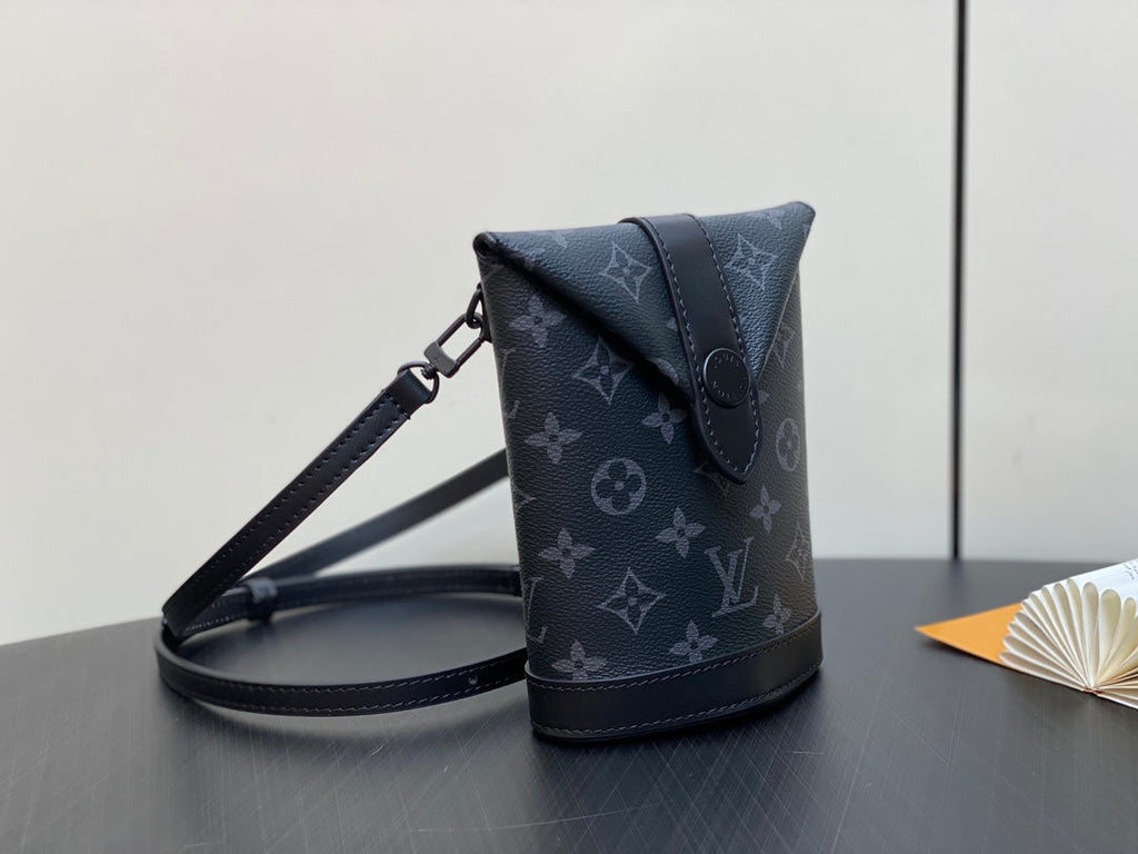 Louis Vuitton ENVELOPE POUCH 18 IN BLACK MONOGRAM ECLIPSE CANVAS
