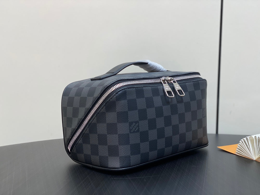 Louis Vuitton TOILETRY BAG 24 IN BLACK DAMIER GRAPHITE CANVAS