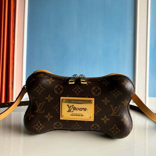 Louis Vuitton SS25 Bone Wearable Wallet 24cm Monogram coated canvas
