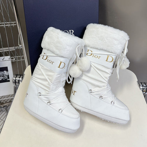 DIOR Short Boots 60mm In White Cowhide With Feather 989719