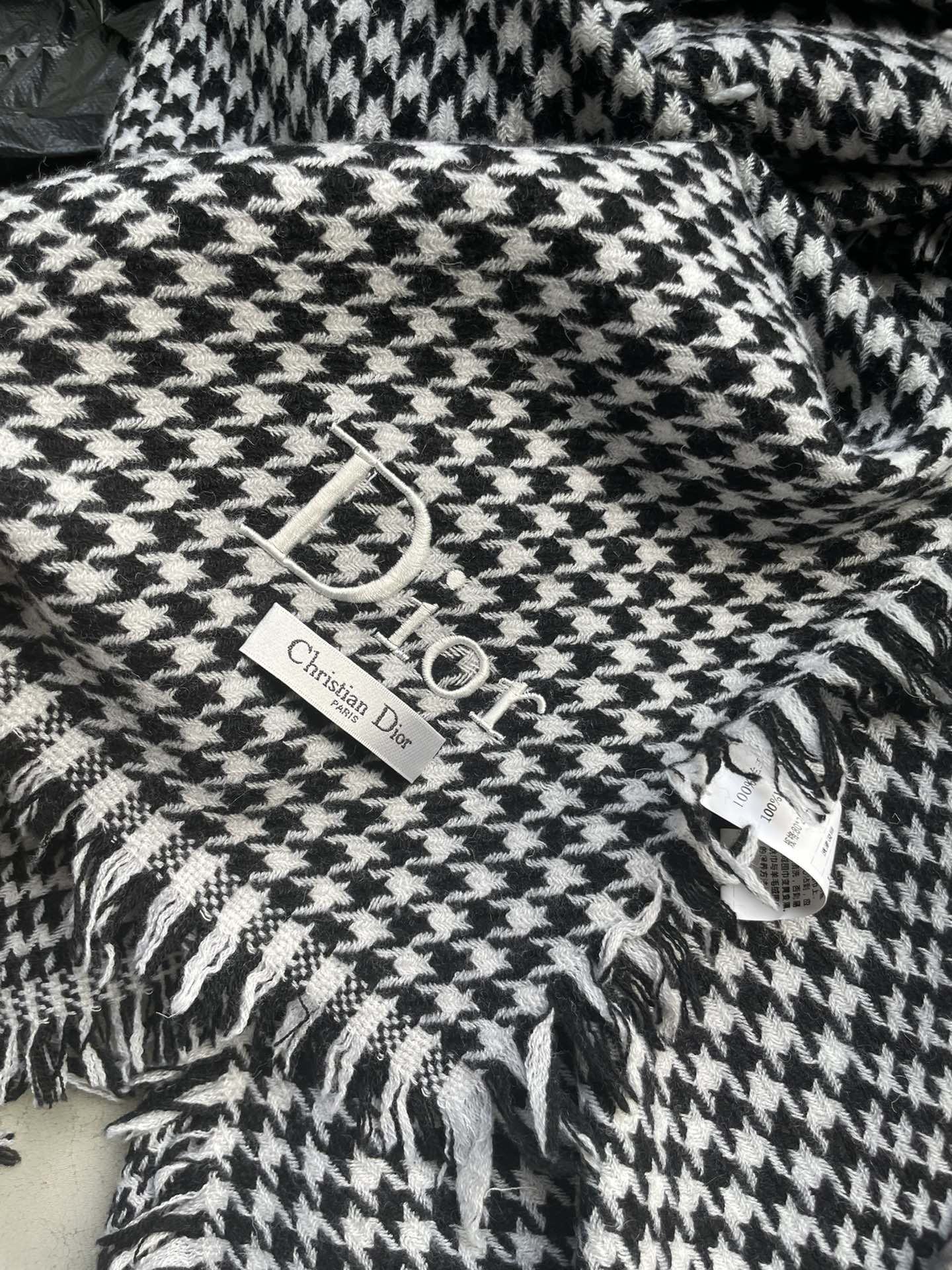 DIOR HOUNDSTOOTH SCARF 200 CM IN BLACK MIX WHITE WOOL 399969