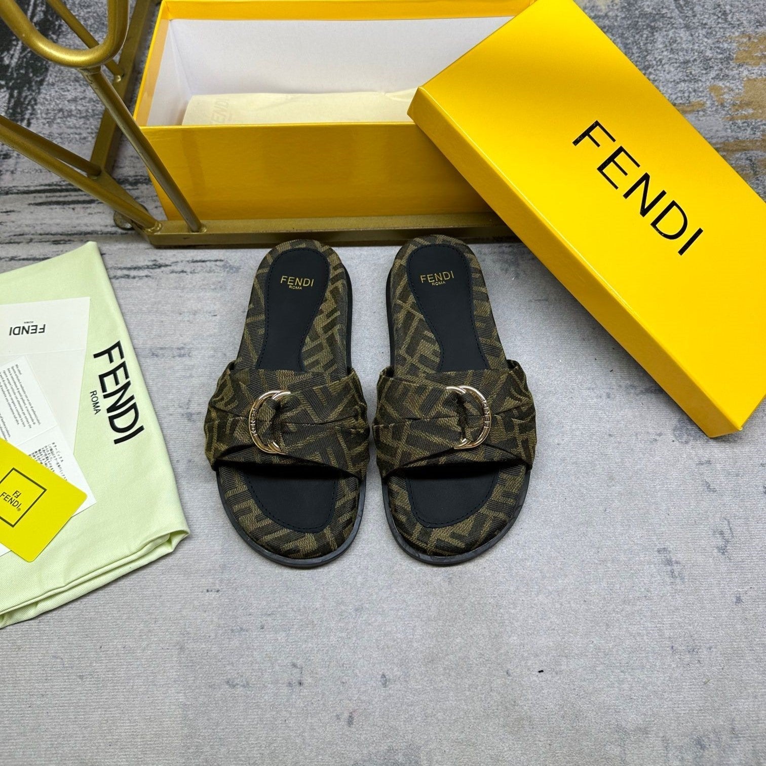 FENDI FF Feel 10 Olive Black FF jacquard Slide