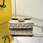 FENDI BAGUETTE 24 IN WHITE WOOL AND CAMEL BROWN RAFFIA CALFSKIN TRIM