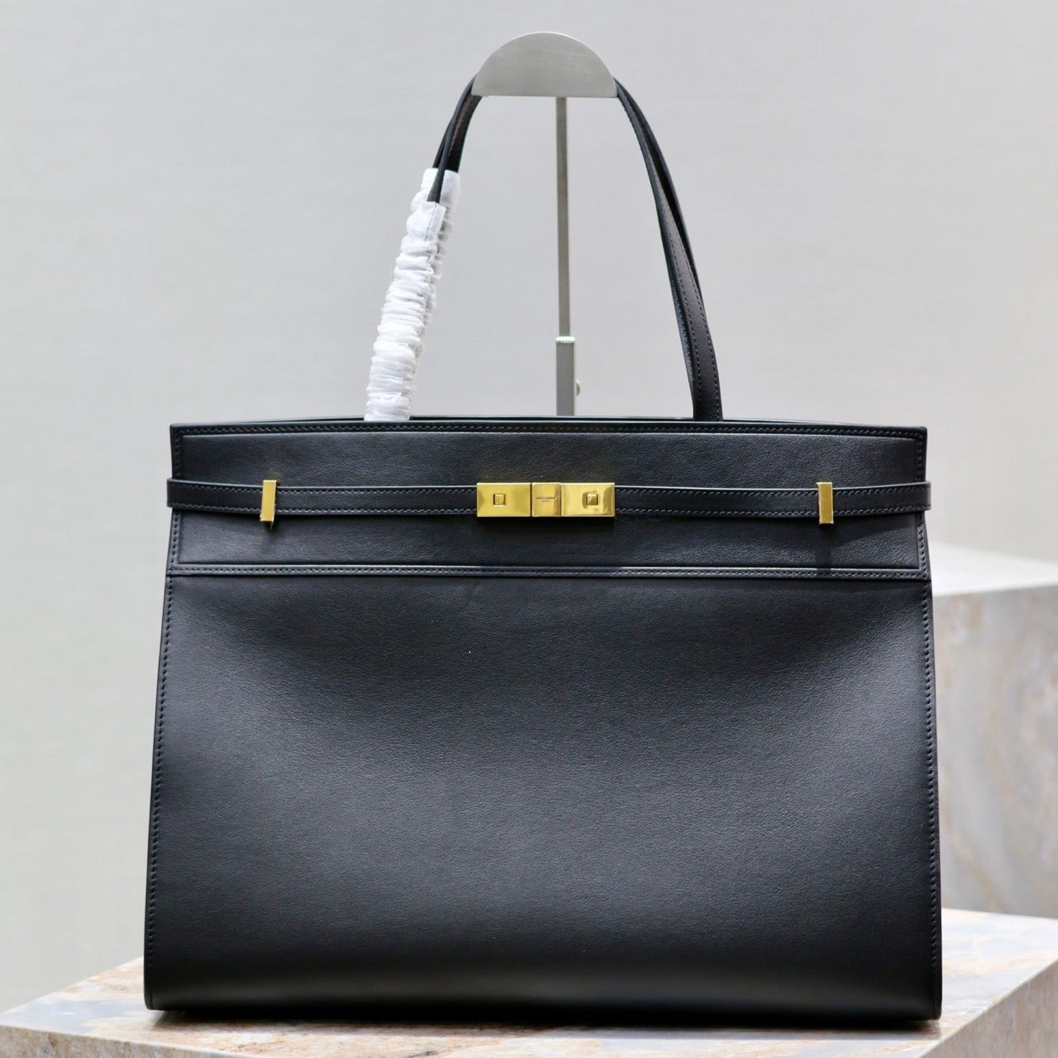 Saint Laurent MANHATTAN SHOPPING BAG 40 IN BLACK SMOOTH LAMBSKIN GOLD BUCKLE