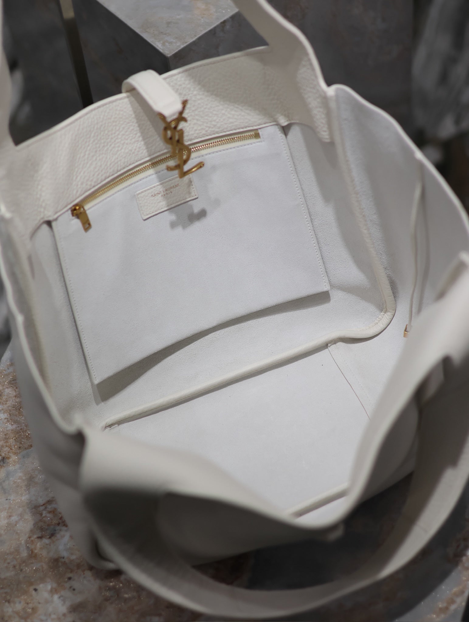 Saint Laurent LE 5 À 7 BEA TOTE BAG 50 IN WHITE LAMBSKIN GOLD LOGO