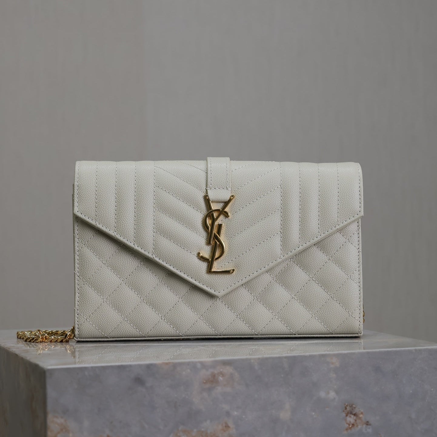 Saint Laurent ENVELOPE CHAIN BAG 22 IN WHITE LAMBSKIN GOLD HARDWARE