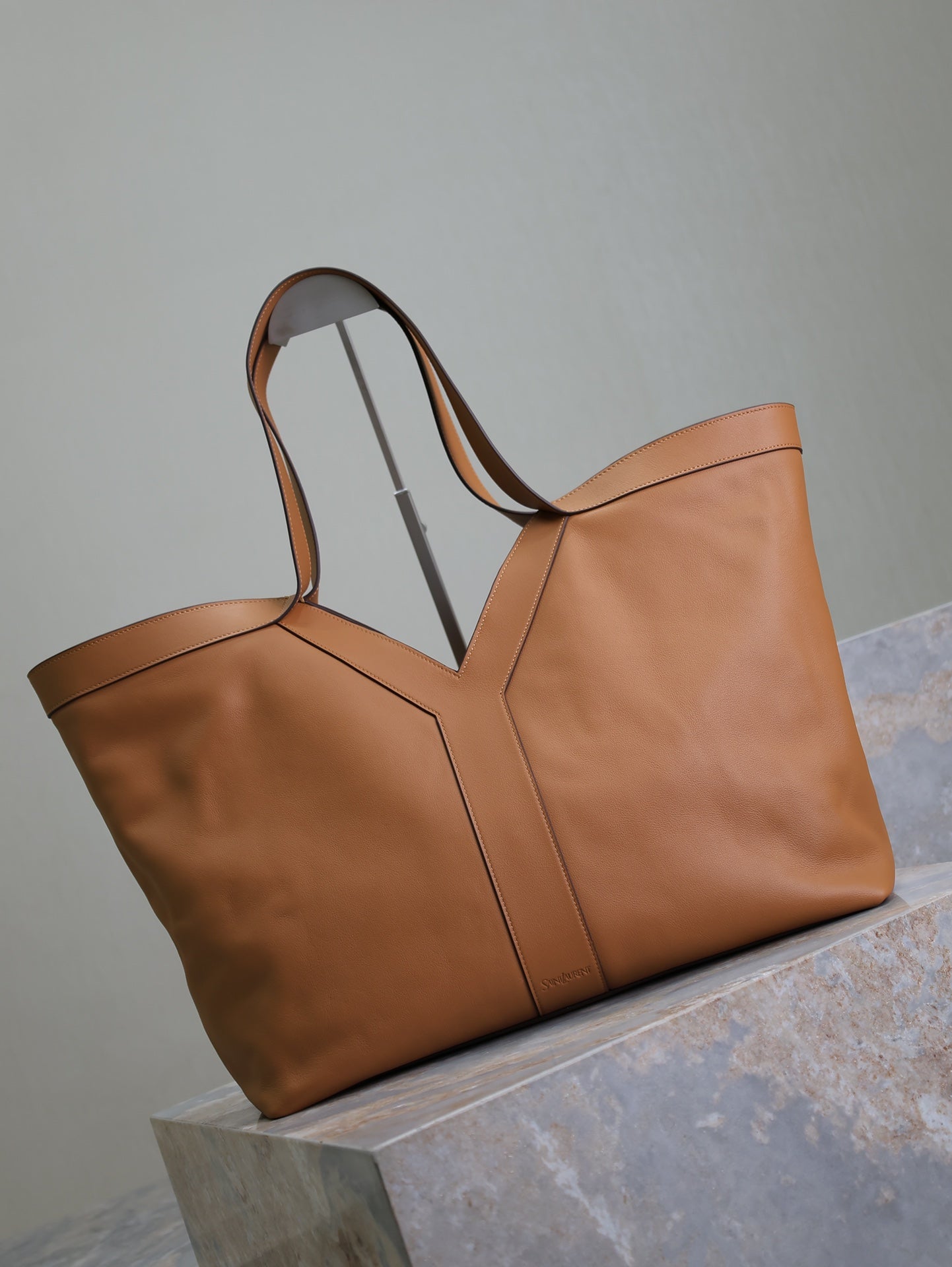 Saint Laurent TOTE BAG 50 IN CINNAMON BROWN CALFSKIN