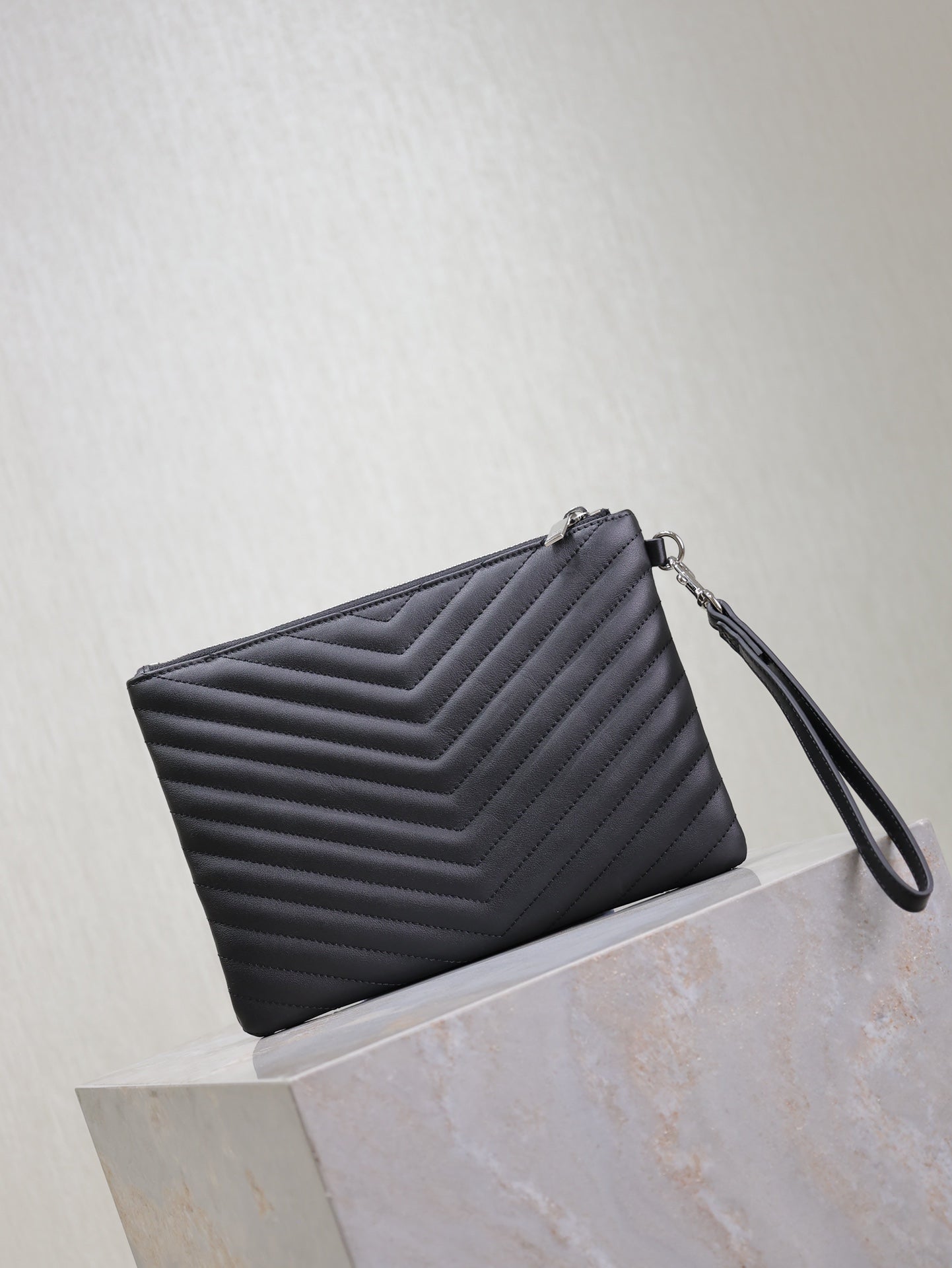 Saint Laurent CLUTCH 24 IN BLACK QUILTED CALFSKIN SILVER BUCKLE