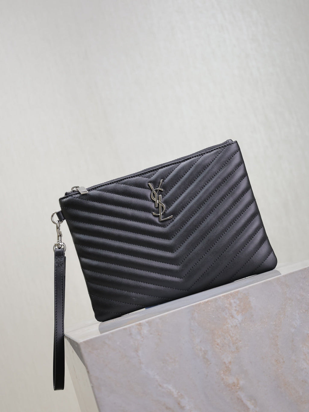 Saint Laurent CLUTCH 24 IN BLACK QUILTED CALFSKIN SILVER BUCKLE