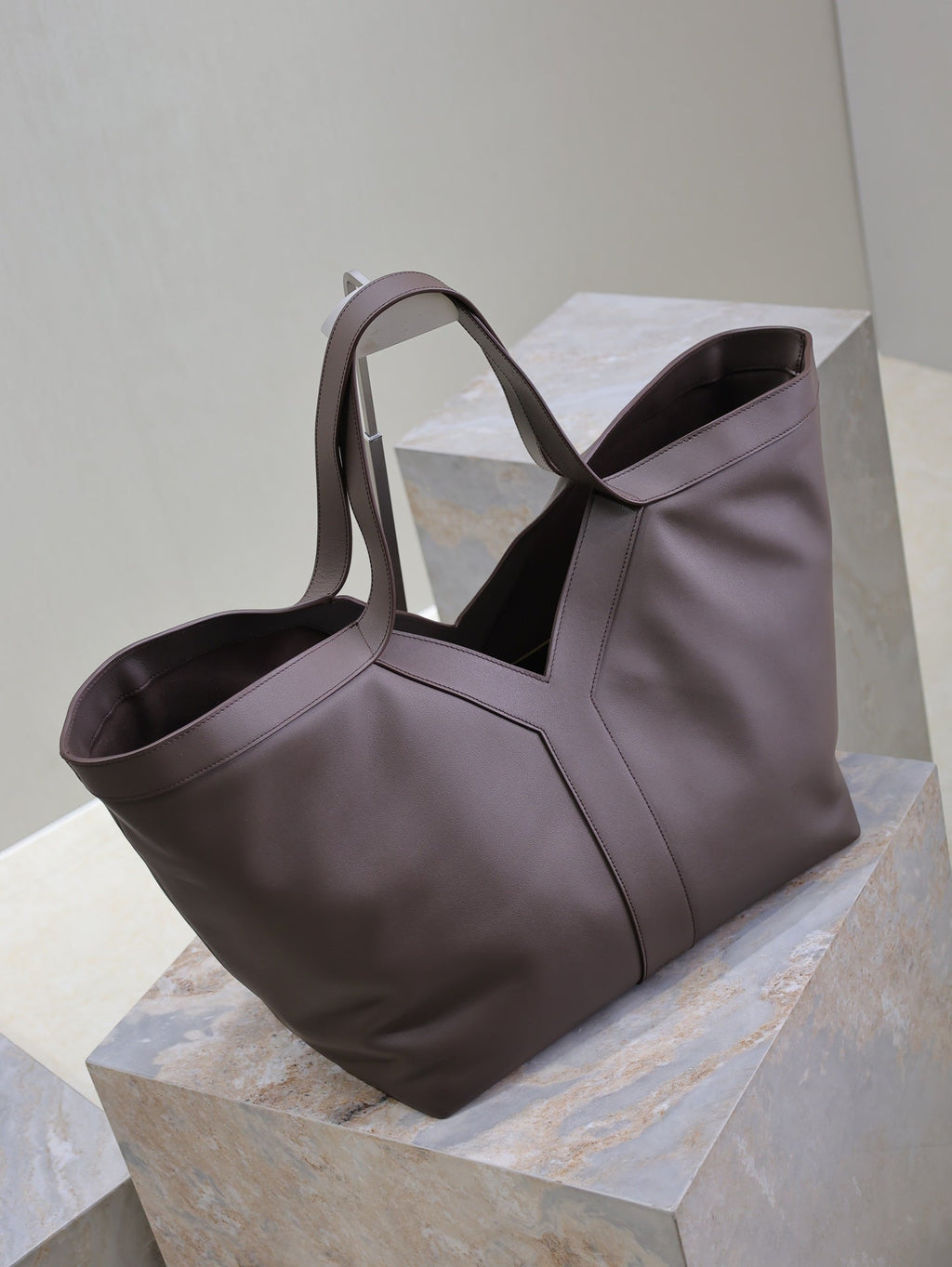 Saint Laurent TOTE BAG 50 IN BRUNETTE BROWN CALFSKIN