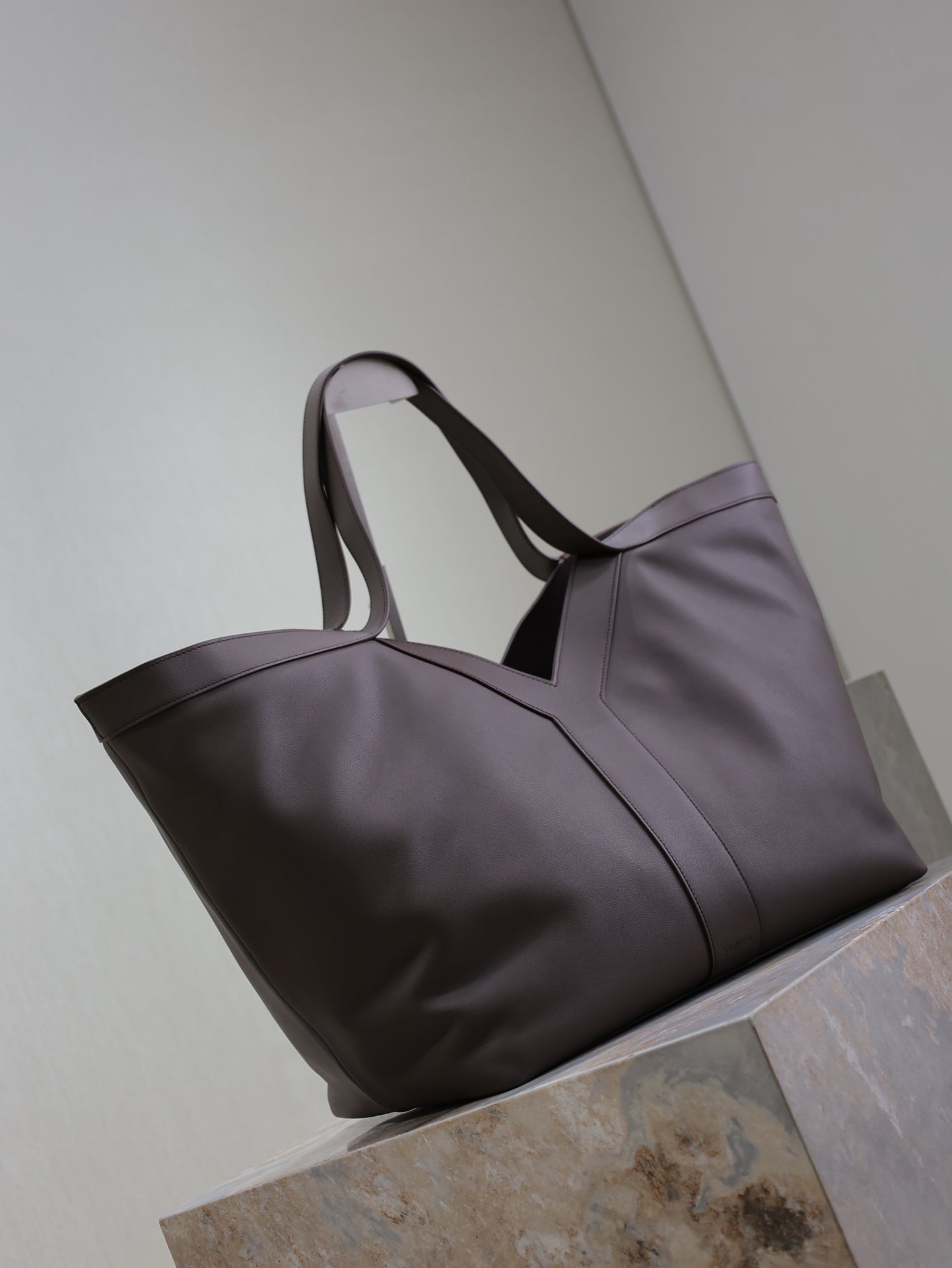 Saint Laurent TOTE BAG 50 IN BRUNETTE BROWN CALFSKIN
