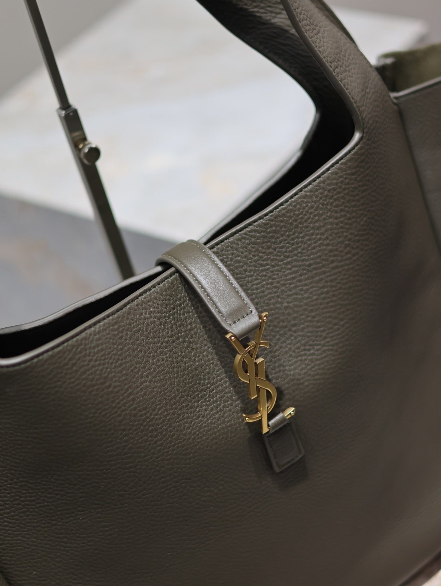 Saint Laurent LE 5 À 7 BEA TOTE BAG 50 IN KHAKI GREEN LAMBSKIN COPPER LOGO