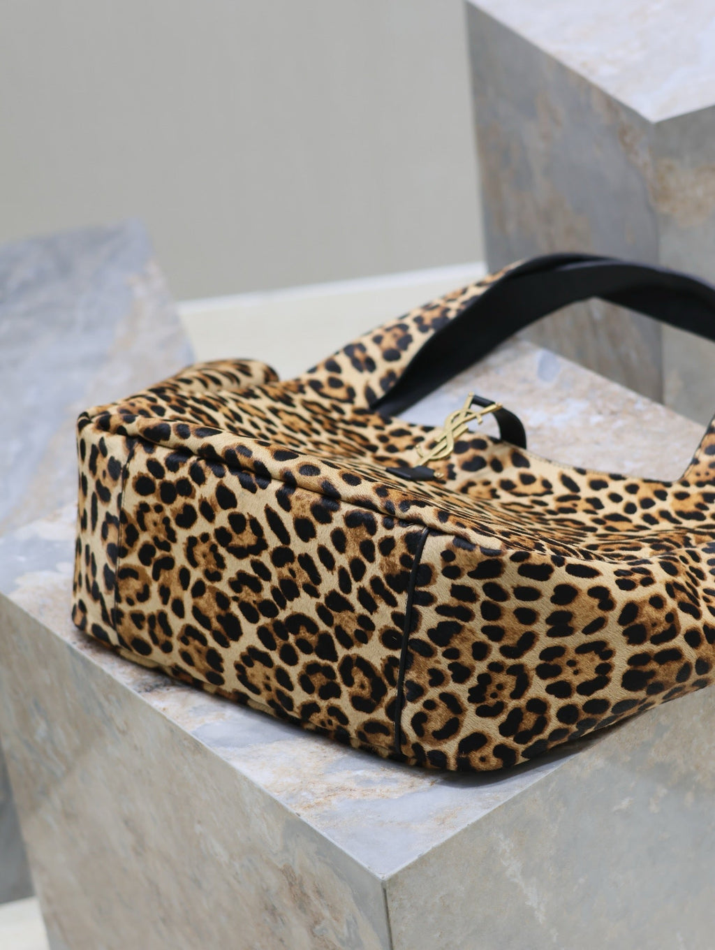 Saint Laurent LE 5 À 7 BEA TOTE BAG 50 IN LEOPARD PRINT LEATHER GOLD LOGO