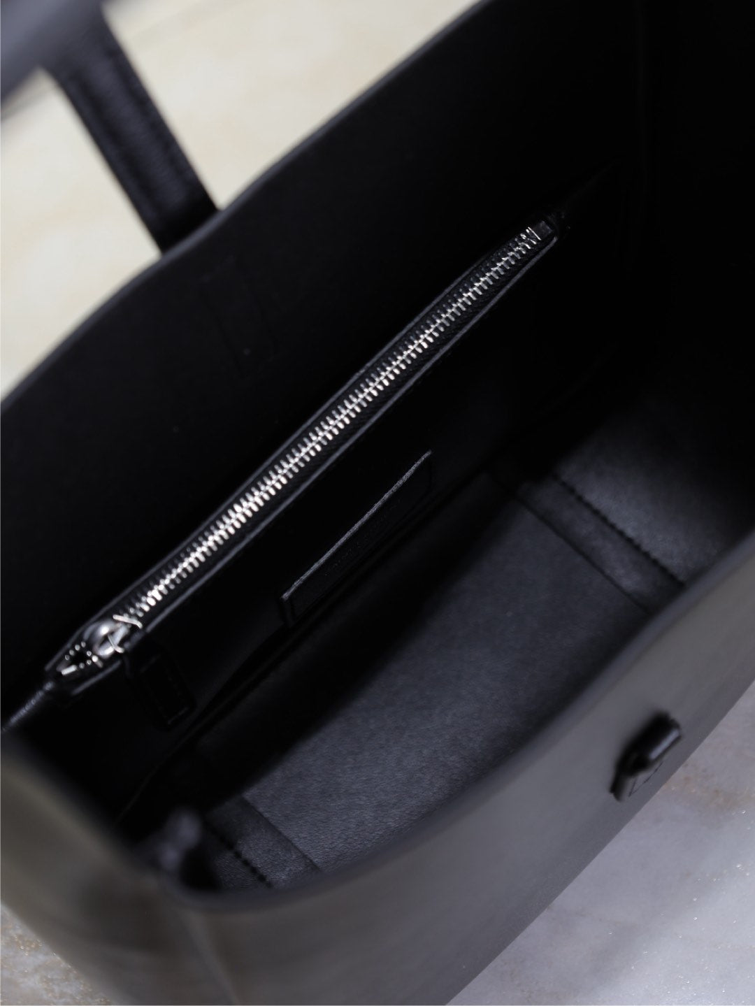 Saint Laurent LE 5 À 7 SUPPLE BAG 23 IN BLACK CALFSKIN SILVER BUCKLE