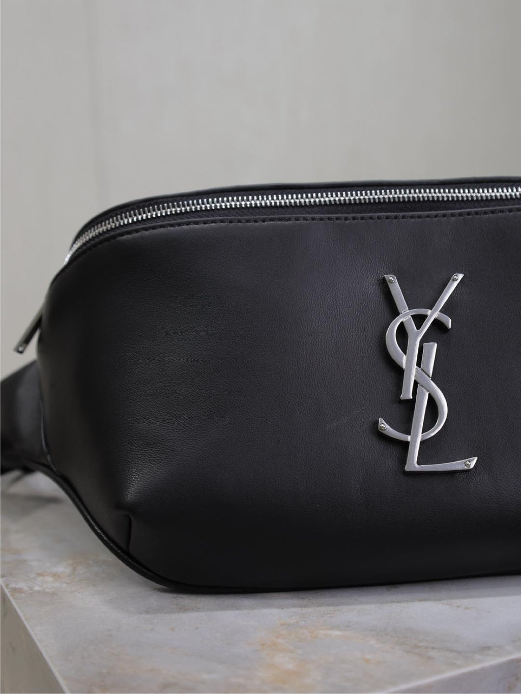 Saint Laurent CLASSIC CROSSBODY BAG 25 IN BLACK LAMBSKIN SILVER LOGO