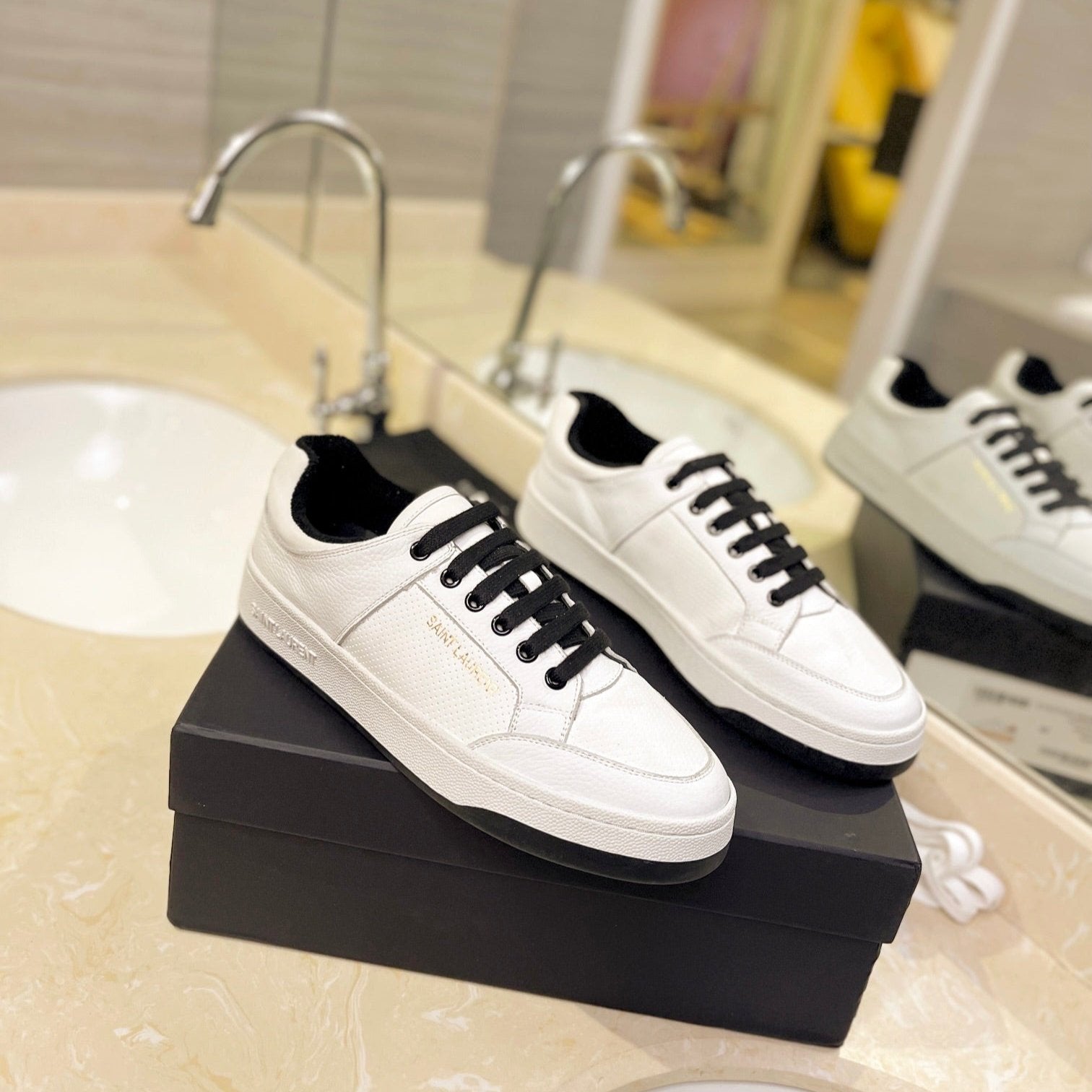 Saint Laurent SL SL/61 SNEAKERS WHITE-BLACK LACES CALFSKIN