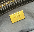 FENDI BAGUETTE 27 IN BLACK SMOOTH CALFSKIN GOLD HARDWARE