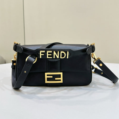 FENDI BAGUETTE 27 IN BLACK SMOOTH CALFSKIN GOLD HARDWARE