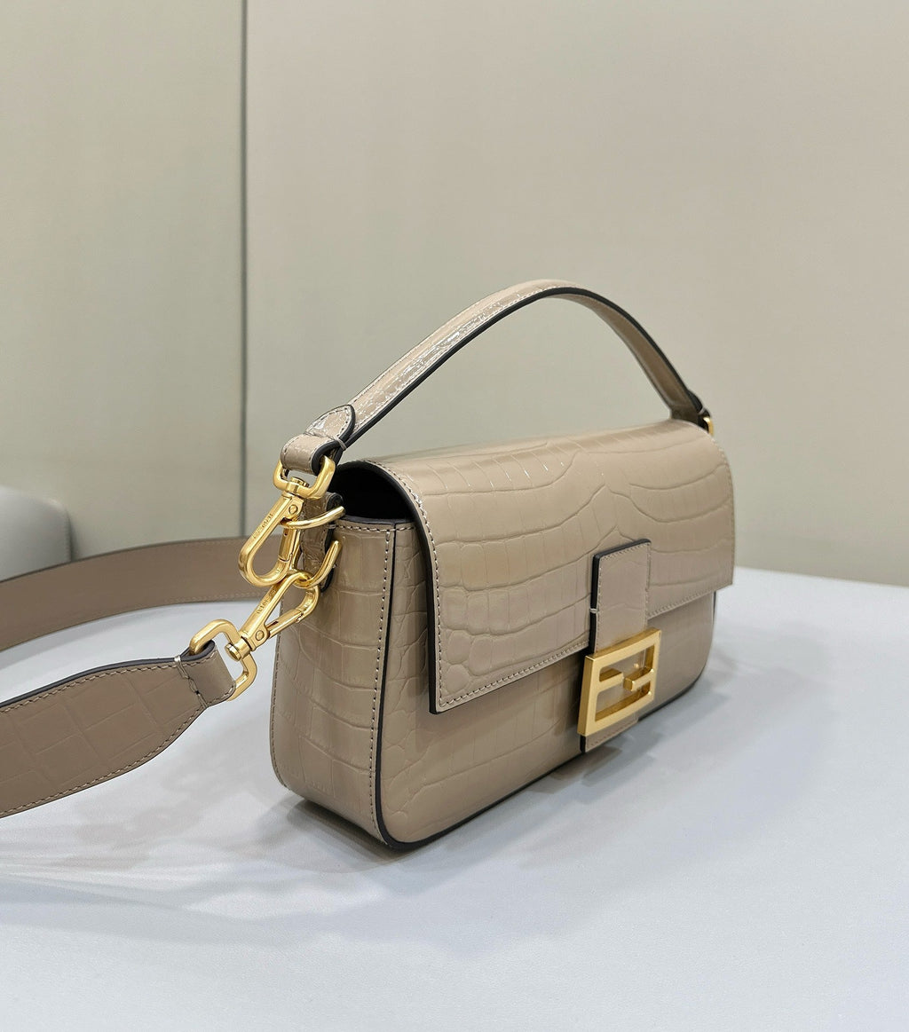 FENDI FENDI BAGUETTE 27 BAG IN SAND BEIGE CALFSKIN WITH GOLD HARDWARE