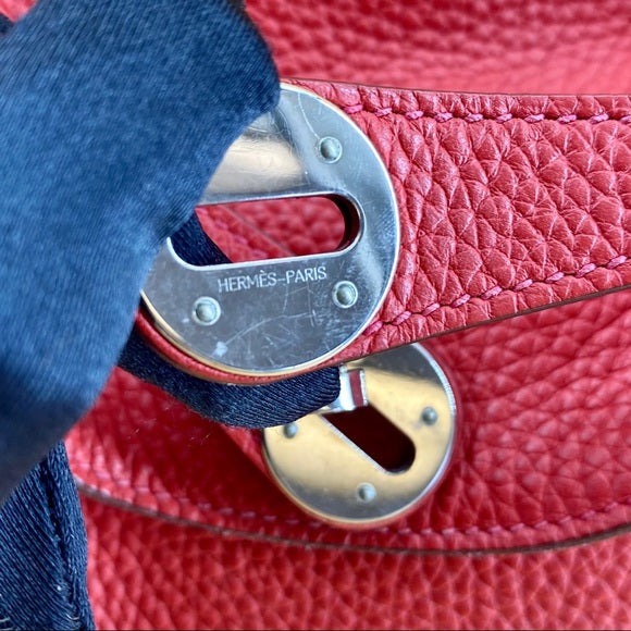HERMES Lindy26 leather bag