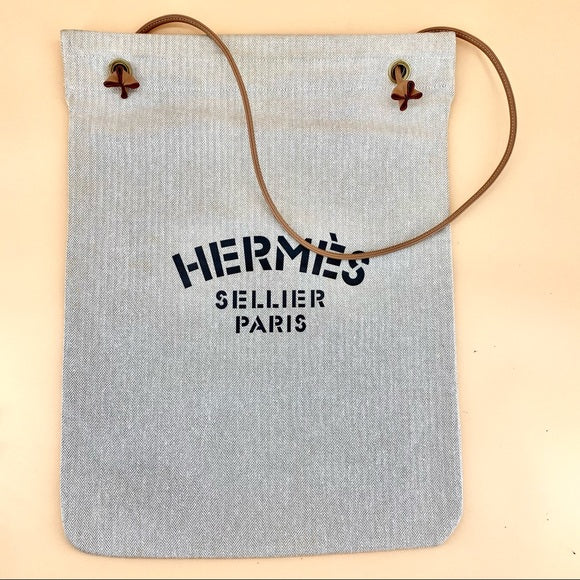 HERMES Aline grooming bag