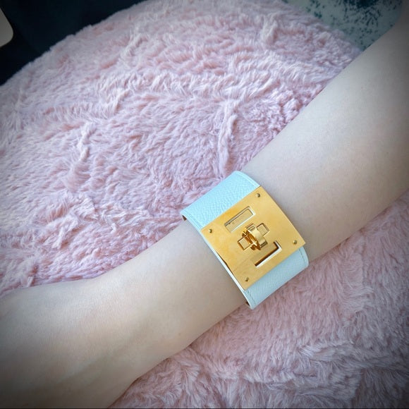 HERMES Kelly Dog leather bracelet white/ gold