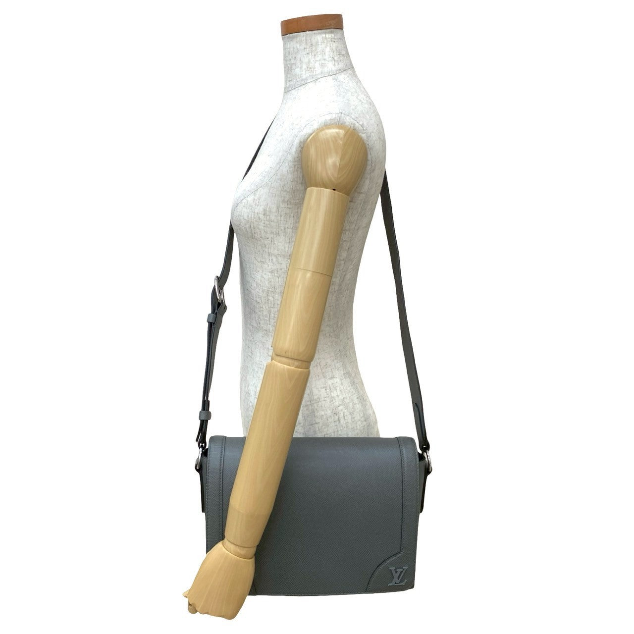 Louis Vuitton New Flap Taiga Leather Shoulder Bag