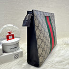 Gucci clutch monogram