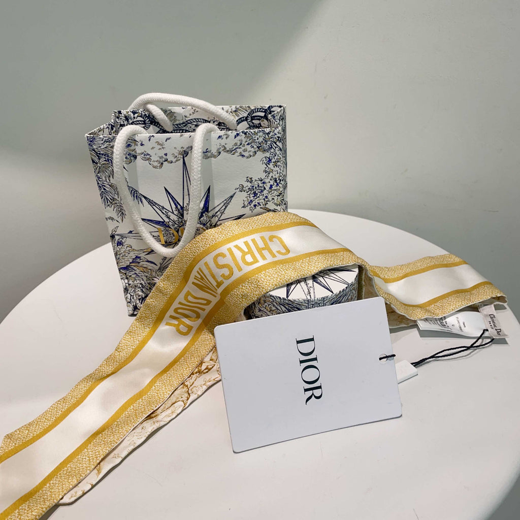 UNUSED Christian Dior Twilly in Beige Silk OS Scarves and Shawls
