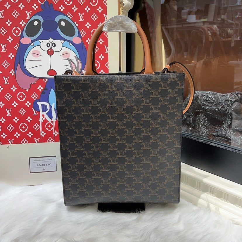 Celine Box Bag in Black Leather Shoulder Bag