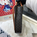 Celine Box Bag in Black Leather Shoulder Bag