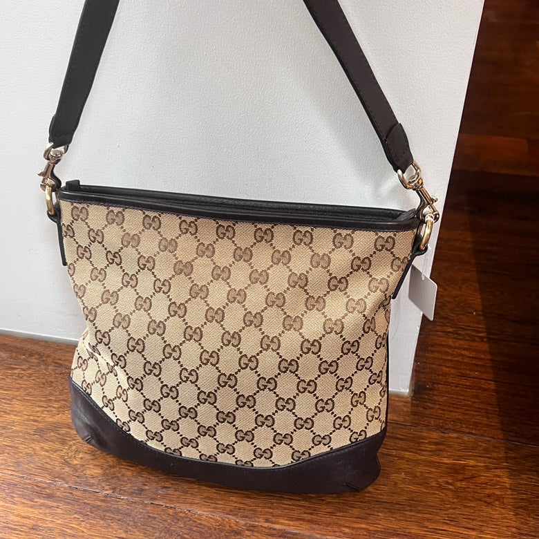 Gucci Canvas Shoulder Bag AG058 in Beige Monogram