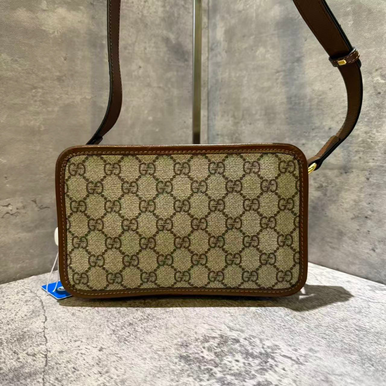 ❤️‍🔥  Gucci retro camera crossbody bag