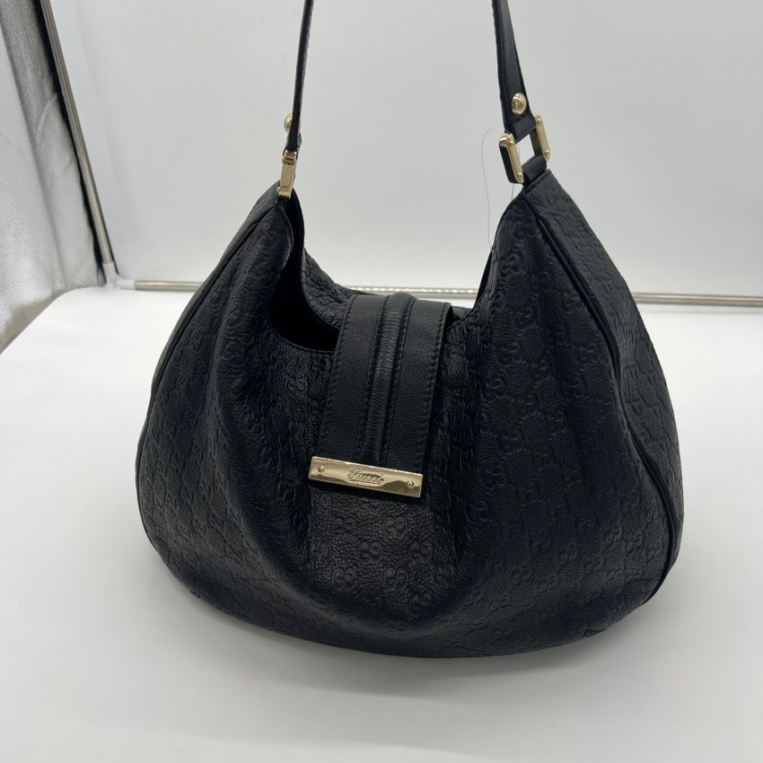 Gucci leather shoulder bag A8013