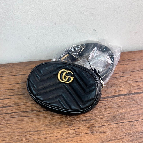 Gucci Leather Waist Bag 392