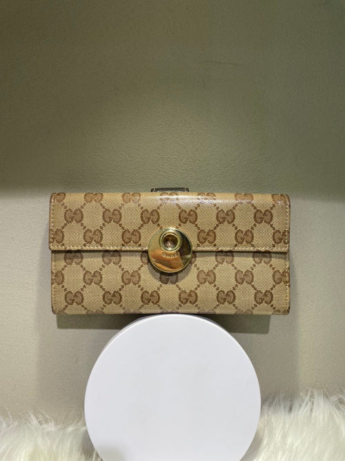Gucci GG Supreme Beige Wallet Clutch
