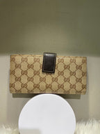 Gucci GG Supreme Beige Wallet Clutch