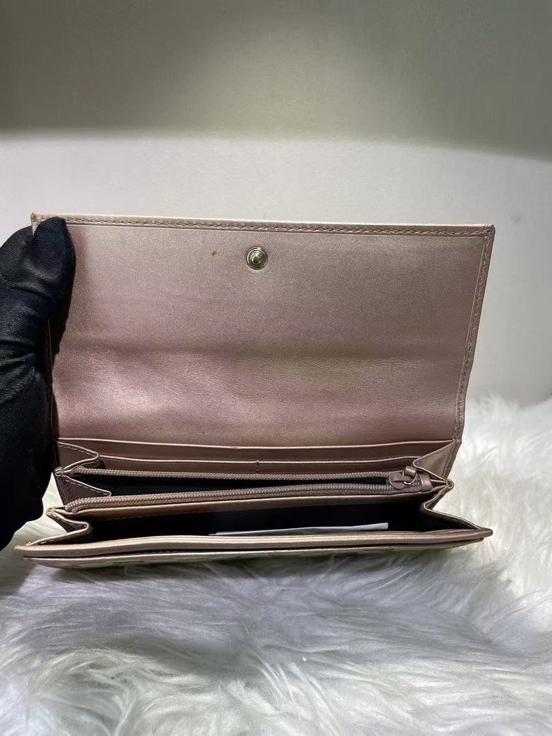 GUCCI Heartbit Wallet Beige Canvas Wallet