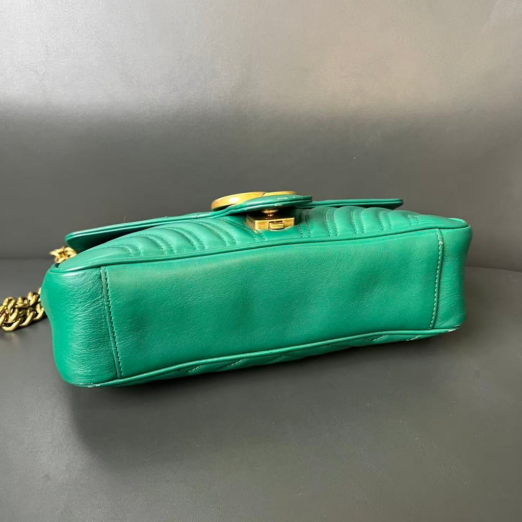 Gucci marmont26 shoulder bag