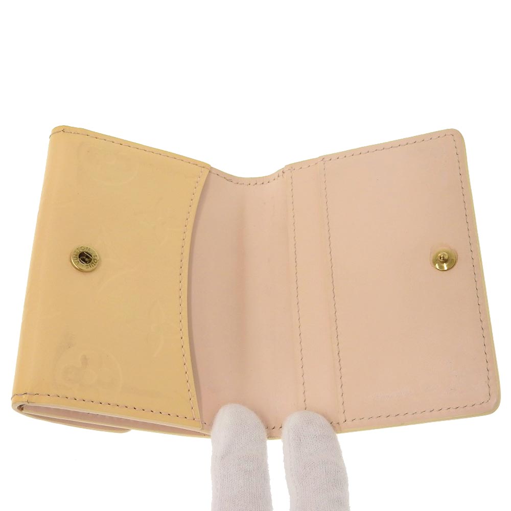 Louis Vuitton Vernis Ludlow Compact Wallet Beige M91320