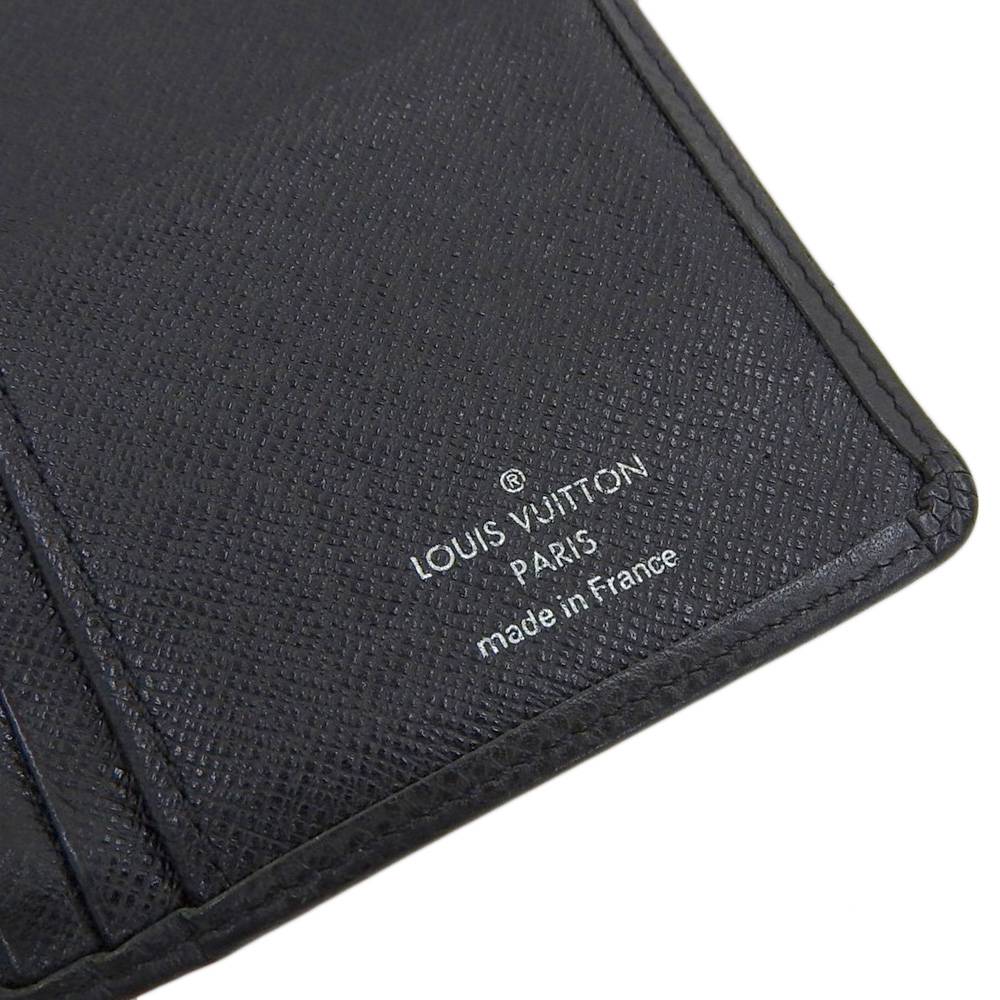 Louis Vuitton Taiga Portefeuille Brazza Long Wallet M32572