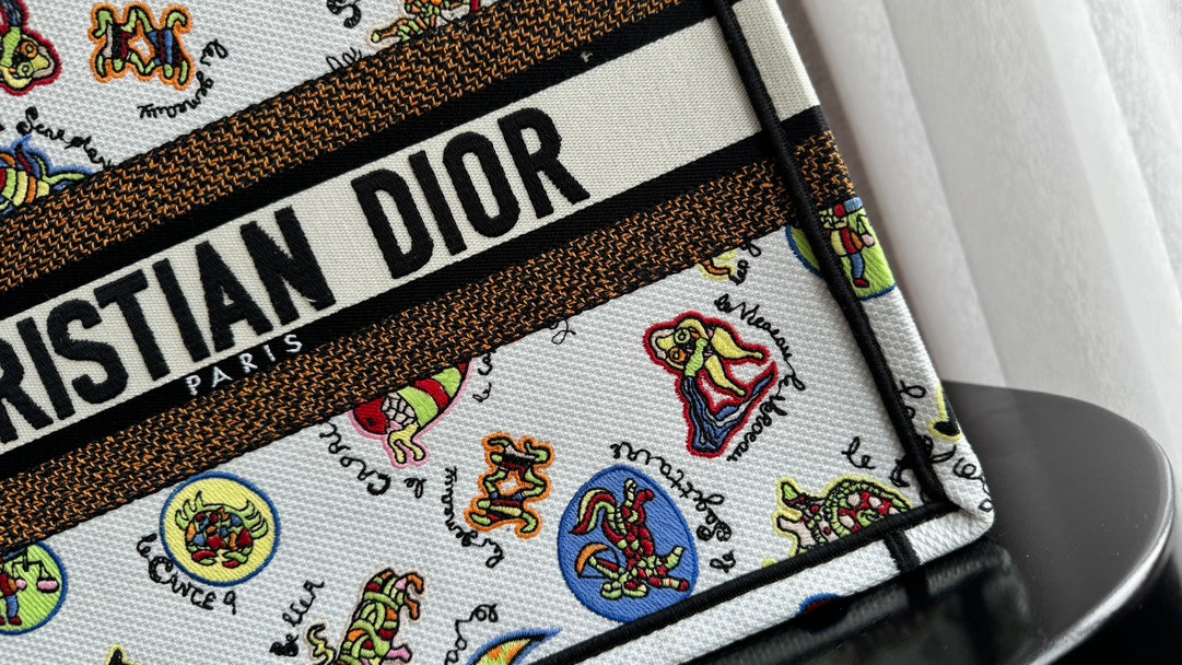 DIOR Medium Book Tote 36cm White Multicolor Dragon Zodiac Embroidery