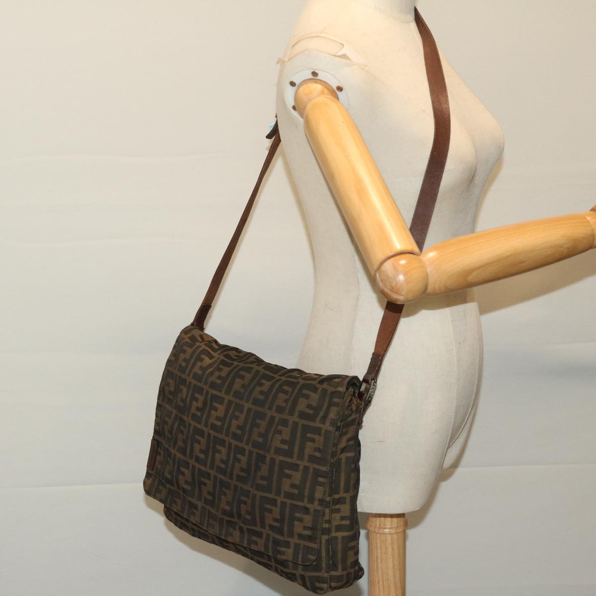 FENDI Zucca Canvas Shoulder Bag Black Brownyk10938