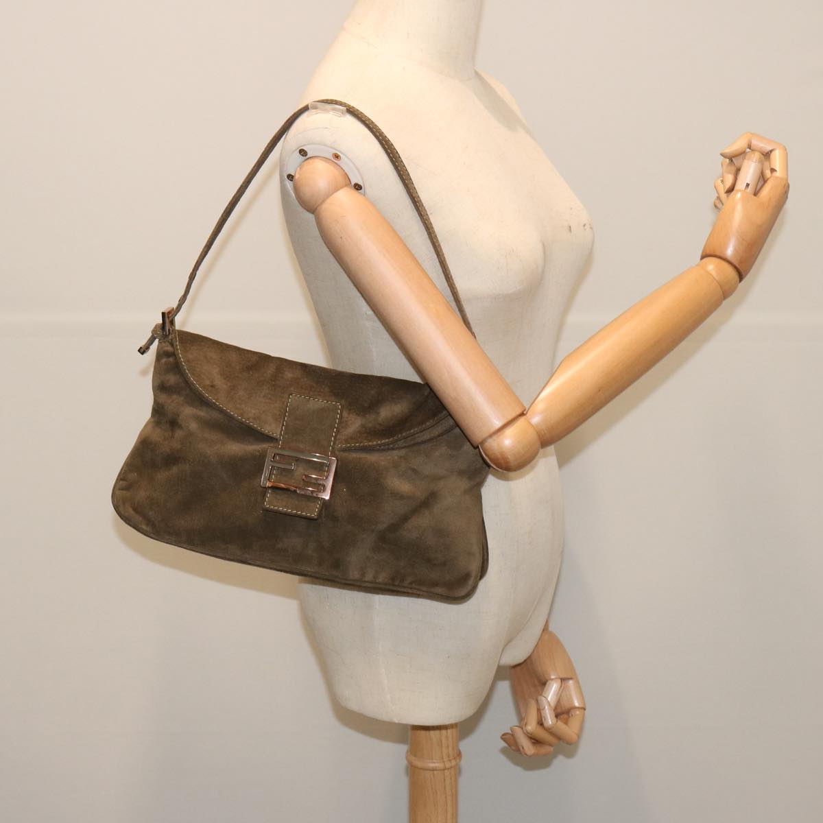 FENDI Mamma Baguette Shoulder Bag Suede Brownyk11030