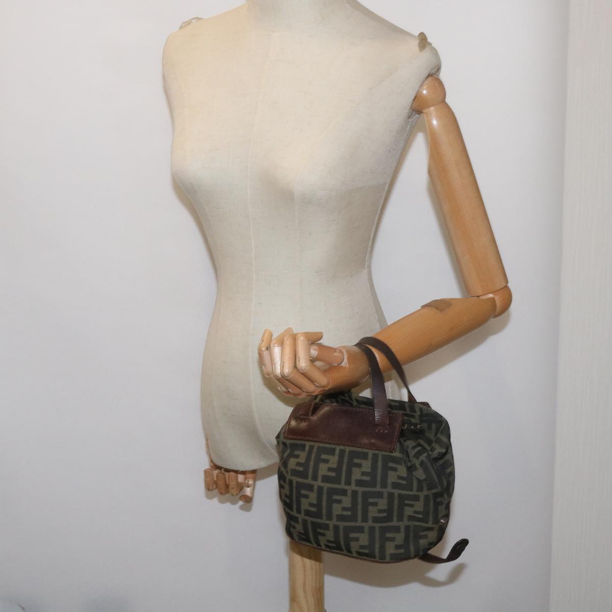 FENDI Zucca Canvas Hand Bag Brown Blackyk11238